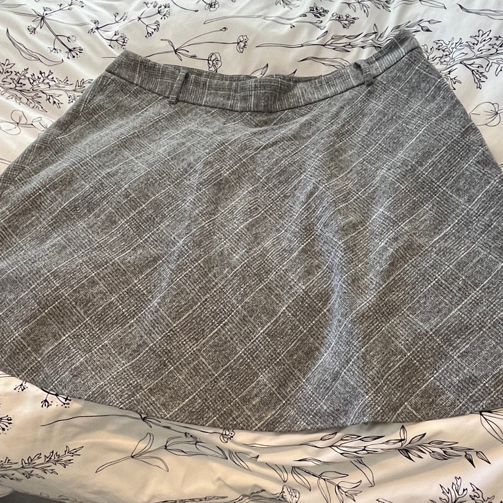 Adorable Grey Skirt By‎ Loft Outlet Women’s Size 14